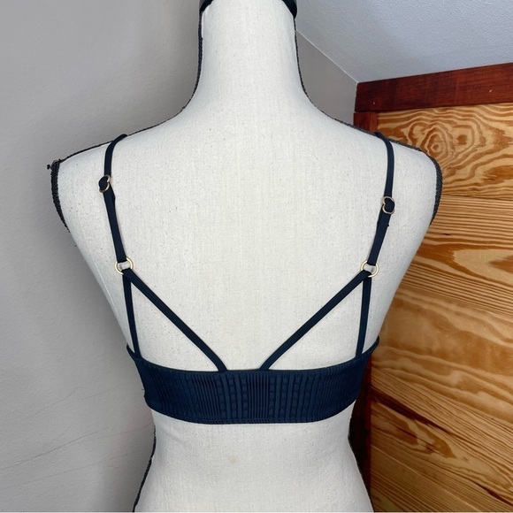 L*SPACE Pointelle Rib Siren Bikini Top in Black Small - Picture 4 of 11